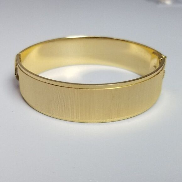Vintage Napier Gold Tone Oval Shape Hinged Bangle Bracelet, Retro Signed - Picture 8 of 9